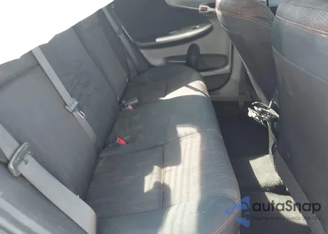 2013 Toyota Corolla S Special Edition z USA, uszkodzony, nr VIN 2T1BU4EE0DC085541